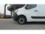 Renault Master T35 2.3 dCi 135 L2H2 Comfort | Direct Leverbaar | Navigatie | Parkeersensoren | Airco | Cruise Control | Vloerplaat In Laadruimte