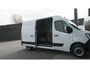 Renault Master T35 2.3 dCi 135 L2H2 Comfort | Direct Leverbaar | Navigatie | Parkeersensoren | Airco | Cruise Control | Vloerplaat In Laadruimte