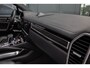Porsche Cayenne 4.0 Turbo V8 550PK | ACC | 360 Cam | Lane & Side Assist | Sport Design | Sport chrono | PDCC | Bose | E.TH 3500KG | Achterasbesturing | Carbon | Pano | Softclose | Luchtvering | Matrix Led | Keyless | PDLS+ | Garagedeuropener | Lederpack | Alcantara Hemel |