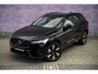 Volvo XC60 Recharge T6 AWD Ultimate Dark | Luchtvering | Bowers & Wilkins audio | Trekhaak | 360 Camera | Stoel- en stuurwielverwarming |