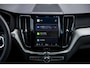 Volvo XC60 Recharge T6 AWD Ultimate Dark | Luchtvering | Bowers & Wilkins audio | Trekhaak | 360 Camera | Stoel- en stuurwielverwarming |