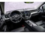 Volvo XC60 Recharge T6 AWD Ultimate Dark | Luchtvering | Bowers & Wilkins audio | Trekhaak | 360 Camera | Stoel- en stuurwielverwarming |