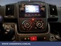 Peugeot Boxer 2.2 BlueHDi 120pk L2H2 Euro6 Airco | 2500kg Trekhaak | Cruisecontrol | Parkeersensoren Bijrijdersbank