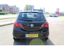Opel Corsa 1.0-90pk Turbo 'Online Edition'. Erg nette en goed onderhouden Opel Corsa 1.0-90pk Turbo 5drs.. Volautm. airco, cruise control, navigatie, trekhaak afneembare kogel, metallic lak, parkeersensoren v+a, LM wielen, telefoonvoorb., 5 deuren etc.