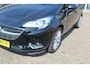 Opel Corsa 1.0-90pk Turbo 'Online Edition'. Erg nette en goed onderhouden Opel Corsa 1.0-90pk Turbo 5drs.. Volautm. airco, cruise control, navigatie, trekhaak afneembare kogel, metallic lak, parkeersensoren v+a, LM wielen, telefoonvoorb., 5 deuren etc.