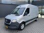 Mercedes-Benz Sprinter 314 2.2 CDI L2H2 DC 2 zitpl.RV - Zijschuifd.R - Laadvloer - Tussenschot.V - Zijwind Ass. - Vermoeidh.herkenning Clim.control - Cruise control - Apple CP/AA - Radio/USB/AUX/DAB/TEL - MF-Stuurwiel - LMV - Trekhaak - CD+AB - Keyless E+S - Ramen E-VZ - Spiegels E-V+VW - B-stoel IHV - RS