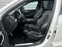 Volvo XC60 B5 R-Design / Panoramadak / 4 zone climat control / HarmanKardon audio /