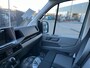 Volkswagen Crafter Bedrijfswagens Highline 35 2.0 TDI L3H2 103 kW (140 pk) | BPM vrij | Opstaptrede op trekbalk (smal) | Volwaardig reservewiel (inclusief boordgereedschap en krik) | Zijmarkeringslichten | Bijrijdersbank inclusief opbergvak |