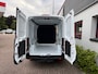 Ford Transit GB 350 L2H2 TDCi 105pk FWD Trend/ Trekhaak met 2500KG trekgewicht/ Parkeersensoren V+A/ DAB/ Cruise control/ 3 Zitplaatsen/ Airco/ Origineel NL/ NAP