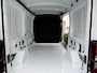 Ford Transit GB 350 L2H2 TDCi 105pk FWD Trend/ Trekhaak met 2500KG trekgewicht/ Parkeersensoren V+A/ DAB/ Cruise control/ 3 Zitplaatsen/ Airco/ Origineel NL/ NAP