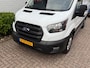 Ford Transit GB 350 L2H2 TDCi 105pk FWD Trend/ Trekhaak met 2500KG trekgewicht/ Parkeersensoren V+A/ DAB/ Cruise control/ 3 Zitplaatsen/ Airco/ Origineel NL/ NAP