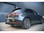 Porsche Macan 2.0 | Panoramadak | Bose | Luchtvering | PASM | Memory Seats | Camera | Leder Dashboard | Stuurverwarming | Stoelverwarming | Elektrische Achterklep | Navigatie |