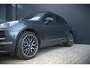 Porsche Macan 2.0 | Panoramadak | Bose | Luchtvering | PASM | Memory Seats | Camera | Leder Dashboard | Stuurverwarming | Stoelverwarming | Elektrische Achterklep | Navigatie |