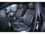 Porsche Macan 2.0 | Panoramadak | Bose | Luchtvering | PASM | Memory Seats | Camera | Leder Dashboard | Stuurverwarming | Stoelverwarming | Elektrische Achterklep | Navigatie |