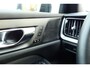 Volvo V60 B3 AUT7 163PK Plus Dark | Harman Kardon Audio | 360 Graden Camera | Verwarmbare Voorstoelen | Adaptieve Cruise Control | Verwarmbare Achterbank | Verwarmbare Voorruit | Navigatiesysteem | Parkeersensoren | Adaptieve Koplampen | Rijstrooksensor Met Correctie |