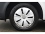 Volkswagen Transporter 2.0 TDI L2H1 28 Comfortline 110PK / 81kW Highline, Dubbele cabine, met armleuningen en verstelbare stoelen, privacy glas, glaslook panelen, parkeersensoren achter, cruise control, achterdeuren met ruit, bijrijdersbank, Apple Carplay / Android Auto, licht en regensensor, achterwissers, mistlampen voor, comfortstoel met armleuningen, in hoogte verstelbaar, reservewiel, airco, side bars, scheidingswand bekleed + ruit, zijwand bekleding, betonplex laadvloer met sjorogen, etc.