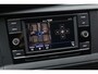 Volkswagen Transporter 2.0 TDI L2H1 28 Comfortline 110PK / 81kW Highline, Dubbele cabine, met armleuningen en verstelbare stoelen, privacy glas, glaslook panelen, parkeersensoren achter, cruise control, achterdeuren met ruit, bijrijdersbank, Apple Carplay / Android Auto, licht en regensensor, achterwissers, mistlampen voor, comfortstoel met armleuningen, in hoogte verstelbaar, reservewiel, airco, side bars, scheidingswand bekleed + ruit, zijwand bekleding, betonplex laadvloer met sjorogen, etc.