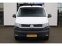 Volkswagen Transporter 2.0 TDI L2H1 28 Comfortline 110PK / 81kW Highline, Dubbele cabine, met armleuningen en verstelbare stoelen, privacy glas, glaslook panelen, parkeersensoren achter, cruise control, achterdeuren met ruit, bijrijdersbank, Apple Carplay / Android Auto, licht en regensensor, achterwissers, mistlampen voor, comfortstoel met armleuningen, in hoogte verstelbaar, reservewiel, airco, side bars, scheidingswand bekleed + ruit, zijwand bekleding, betonplex laadvloer met sjorogen, etc.