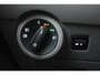 Volkswagen Transporter 2.0 TDI L2H1 28 Comfortline 110PK / 81kW Highline, Dubbele cabine, met armleuningen en verstelbare stoelen, privacy glas, glaslook panelen, parkeersensoren achter, cruise control, achterdeuren met ruit, bijrijdersbank, Apple Carplay / Android Auto, licht en regensensor, achterwissers, mistlampen voor, comfortstoel met armleuningen, in hoogte verstelbaar, reservewiel, airco, side bars, scheidingswand bekleed + ruit, zijwand bekleding, betonplex laadvloer met sjorogen, etc.