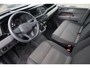 Volkswagen Transporter 2.0 TDI L2H1 28 Comfortline 110PK / 81kW Highline, Dubbele cabine, met armleuningen en verstelbare stoelen, privacy glas, glaslook panelen, parkeersensoren achter, cruise control, achterdeuren met ruit, bijrijdersbank, Apple Carplay / Android Auto, licht en regensensor, achterwissers, mistlampen voor, comfortstoel met armleuningen, in hoogte verstelbaar, reservewiel, airco, side bars, scheidingswand bekleed + ruit, zijwand bekleding, betonplex laadvloer met sjorogen, etc.