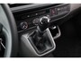 Volkswagen Transporter 2.0 TDI L2H1 28 Comfortline 110PK / 81kW Highline, Dubbele cabine, met armleuningen en verstelbare stoelen, privacy glas, glaslook panelen, parkeersensoren achter, cruise control, achterdeuren met ruit, bijrijdersbank, Apple Carplay / Android Auto, licht en regensensor, achterwissers, mistlampen voor, comfortstoel met armleuningen, in hoogte verstelbaar, reservewiel, airco, side bars, scheidingswand bekleed + ruit, zijwand bekleding, betonplex laadvloer met sjorogen, etc.