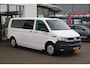 Volkswagen Transporter 2.0 TDI L2H1 28 Comfortline 110PK / 81kW Highline, Dubbele cabine, met armleuningen en verstelbare stoelen, privacy glas, glaslook panelen, parkeersensoren achter, cruise control, achterdeuren met ruit, bijrijdersbank, Apple Carplay / Android Auto, licht en regensensor, achterwissers, mistlampen voor, comfortstoel met armleuningen, in hoogte verstelbaar, reservewiel, airco, side bars, scheidingswand bekleed + ruit, zijwand bekleding, betonplex laadvloer met sjorogen, etc.
