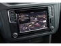 Volkswagen Caddy 2.0 TDI L1H1 BMT Highline 102PK / 75kW, Navigatie, bumpers in kleur, dichte scheidingswand met ruit, betonplex laad vloer, zijwand bekleding, trekhaak, NL auto dealer onderhouden