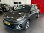 Kia Niro DynamicLine 64 kWh Stoel/Stuurverwarming ,Parkeersensoren achter ,Keyless entry- & start ,Achteruitrij camera ,Apple Carplay/Android Auto ,Adaptive cruise control, 3 fase