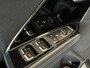 Kia Niro DynamicLine 64 kWh Stoel/Stuurverwarming ,Parkeersensoren achter ,Keyless entry- & start ,Achteruitrij camera ,Apple Carplay/Android Auto ,Adaptive cruise control, 3 fase