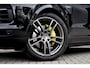 Porsche Cayenne 3.0 E-Hybrid 462pk | Panoramadak | Matrix PDLS+  | Sport Chrono | Trekhaak wegkl. | Bose | Luchtvering | Soft Close | Orig. NL |