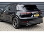 Porsche Cayenne 3.0 E-Hybrid 462pk | Panoramadak | Matrix PDLS+  | Sport Chrono | Trekhaak wegkl. | Bose | Luchtvering | Soft Close | Orig. NL |