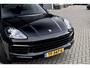 Porsche Cayenne 3.0 E-Hybrid 462pk | Panoramadak | Matrix PDLS+  | Sport Chrono | Trekhaak wegkl. | Bose | Luchtvering | Soft Close | Orig. NL |