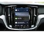 Volvo V60 T6 Automaat Recharge AWD Plus Bright | Adaptieve Cruise Control met Pilot Assist | Premium audio by Harman Kardon | Panoramisch schuif-/kanteldak | Elektrische voorstoelen met geheugen | Verwarmbare voorstoelen + stuurwiel | Keyless Entry | 360 graden camera | Apple CarPlay | 19'' Lichtmetalen wielen