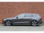 Volvo V60 T6 Automaat Recharge AWD Plus Bright | Adaptieve Cruise Control met Pilot Assist | Premium audio by Harman Kardon | Panoramisch schuif-/kanteldak | Elektrische voorstoelen met geheugen | Verwarmbare voorstoelen + stuurwiel | Keyless Entry | 360 graden camera | Apple CarPlay | 19'' Lichtmetalen wielen