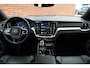 Volvo V60 T6 Automaat Recharge AWD Plus Bright | Panoramadak | Styling Kit met uitlaatstukken | Adaptieve Cruise Control met Pilot Assist | Premium audio by Harman Kardon | Elektrische voorstoelen met geheugen | Verwarmbare voorstoelen + stuurwiel | Keyless Entry | 360 graden camera | Apple CarPlay | 19'' Lichtmetalen wielen