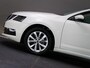 Skoda Octavia Combi 1.0 TSI Greentech Ambition Business (APPLE CARPLAY/ANDROID AUTO, NAVIGATIESYSTEEM, CRUISE CONTROL, LM-VELGEN)