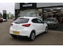 Mazda 2 1.5 Skyactiv-G Luxury , Navi, Apple Carplay, Clima, Cruise, Camera, HUD, PDC, LKA, LMV 16 Inch, Stuur/Stoelverarming