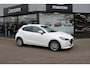 Mazda 2 1.5 Skyactiv-G Luxury , Navi, Apple Carplay, Clima, Cruise, Camera, HUD, PDC, LKA, LMV 16 Inch, Stuur/Stoelverarming