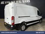 Ford Transit 2.0 TDCI 131pk L3H2 Euro6 Airco | Navigatie | Camera | Cruisecontrol | Apple Carplay | Stoelverwarming Android Auto, verwarmde voorruit, Parkeersensoren, Bijrijdersbank