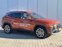 Hyundai Tucson 1.6 T-GDI PHEV Premium / 4WD / Navigatie / Elektrische Stoel met Geheugenfunctie / Achteruitrijcamera / Stoelverwarming / Apple Carplay & Android Auto /