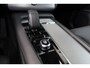 Volvo XC90 T8 Recharge AWD Ultimate Dark - LONG RANGE - Panorama/schuifdak - IntelliSafe Assist & Surround - Harman/Kardon audio - Parkeercamera achter - Verwarmde voorstoelen, stuur & achterbank - Parkeersensoren voor & achter - Elektr. bedienb. voorstoelen met geheugen - Head up display - Draadloze tel. lader - 20' LMV