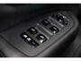 Volvo XC90 T8 Recharge AWD Ultimate Dark - LONG RANGE - Panorama/schuifdak - IntelliSafe Assist & Surround - Harman/Kardon audio - Parkeercamera achter - Verwarmde voorstoelen, stuur & achterbank - Parkeersensoren voor & achter - Elektr. bedienb. voorstoelen met geheugen - Head up display - Draadloze tel. lader - 20' LMV