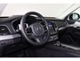 Volvo XC90 T8 Recharge AWD Ultimate Dark - LONG RANGE - Panorama/schuifdak - IntelliSafe Assist & Surround - Harman/Kardon audio - Parkeercamera achter - Verwarmde voorstoelen, stuur & achterbank - Parkeersensoren voor & achter - Elektr. bedienb. voorstoelen met geheugen - Head up display - Draadloze tel. lader - 20' LMV