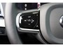 Volvo XC90 T8 Recharge AWD Ultimate Dark - LONG RANGE - Panorama/schuifdak - IntelliSafe Assist & Surround - Harman/Kardon audio - Parkeercamera achter - Verwarmde voorstoelen, stuur & achterbank - Parkeersensoren voor & achter - Elektr. bedienb. voorstoelen met geheugen - Head up display - Draadloze tel. lader - 20' LMV