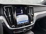 Volvo V60 T6 Recharge AWD Plus Dark, | Panoramadak | 21 inch | Harman & Kardon Audio | Adaptive Cruise control| Stoel & stuurverwarming | Achteruitrijcamera | Exterieur stylingkit |