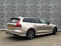 Volvo V60 T6 Recharge AWD Plus Dark | Panoramadak | Harman & Kardon Audio | Adaptive Cruise control| Stoel & stuurverwarming | Achteruitrijcamera | Exterieur styling kit | 19'' Polestar Engineerd velgen |