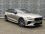 Volvo V60 T6 Recharge AWD Plus Dark | Panoramadak | Harman & Kardon Audio | Adaptive Cruise control| Stoel & stuurverwarming | Achteruitrijcamera | Exterieur styling kit | 19'' Polestar Engineerd velgen |