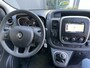 Renault Trafic 2.0 dCi 120 T29 L2H1 Airco - Cruise control - Parkeer sensoren achter - Navigatie - Radio - USB/AUX - DAB - Bluetooth - Trekhaak - Licht metalen velgen - Ramen electrisch voor - Voorstoelen verwarmbaar en verstelbaar - B-stoel IHV - 2 zitplaatsen voor - zijwand betimmering - laadvloer - zijschuifdeur rechts - tussenschot volledig