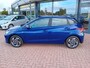 Hyundai i20 1.0 T-GDI Hybrid Comfort Automaat, Airco, Digitaal instrumenten paneel, Carpay/Android auto, Multimedia systeem, Cruise control, Parkeersensoren, Camera, Stoelverwarming, Stuurwiel verwarmd, Elektrische ramen en spiegels(inklapbaar) , Nieuwstaat, Dealer onderhouden, Fabrieksgarantie, BOVAG
