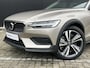 Volvo V60 Cross Country 2.0 B5 AWD Plus Climate Intalisafe 19 inch Harman Kardon Keyless